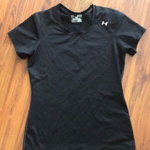 Under Armour Black fitted Lycra top.M